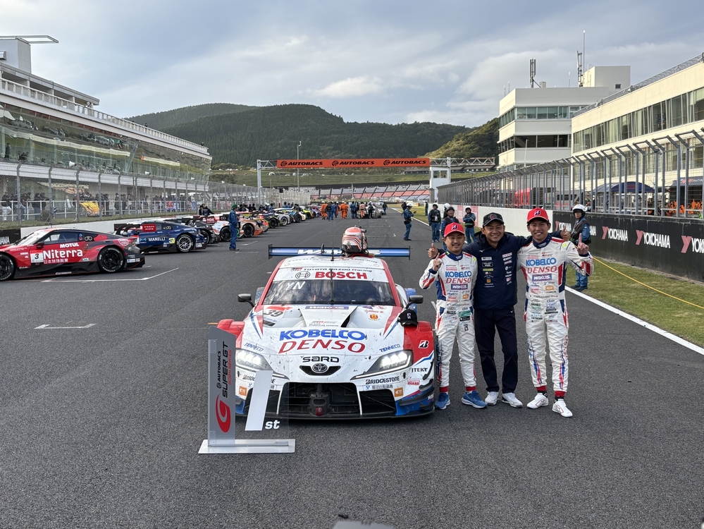 Team #39 DENSO KOBELCO SARD GR Supra/Bridgestone on the racing grid Team #39 DENSO KOBELCO SARD GR Supra/Bridgestone on the racing grid